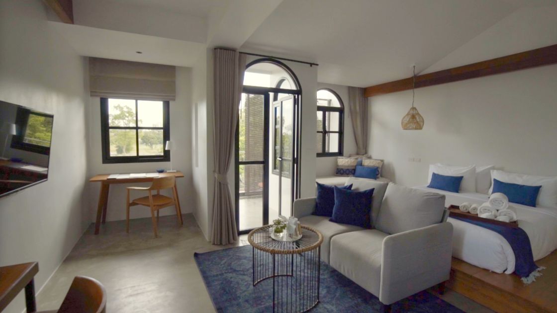 Natural materials and soft light in the rooms